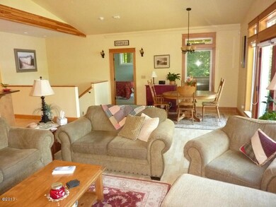 Living & Dining Area