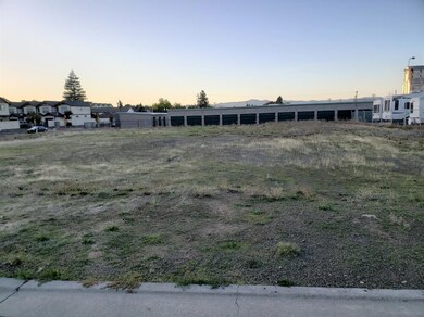 199 S Haskell St, Central Point, OR 97502 - photo 2