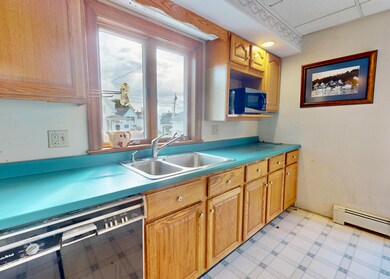 33 Carver St, Vinalhaven, ME 04863 - photo 4