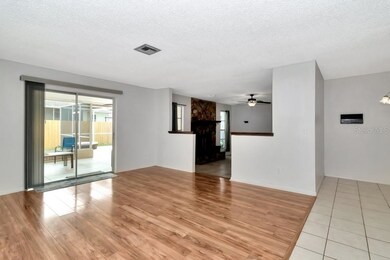 2nd living space - Spacious Family Room