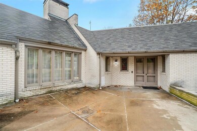 16775 Old Jamestown Rd, Florissant, MO 63034 - photo 4