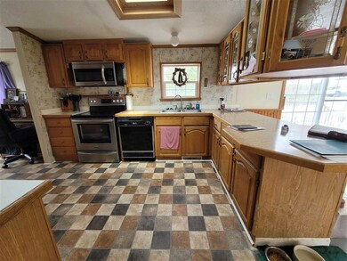 106 Morways Park unit 106, Charlestown, NH 03603 - photo 6