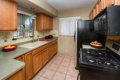 #4 KITCHEN
