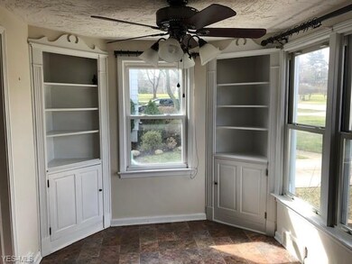 1941 E 300th St, Wickliffe, OH 44092 - photo 4