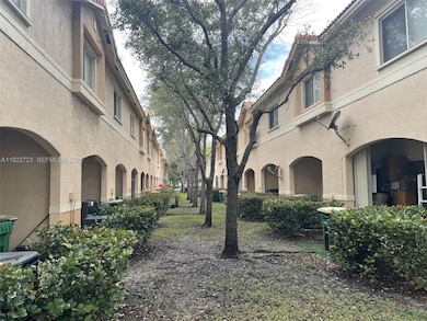 8831 S Isles Cir, Tamarac, FL 33321 - photo 7