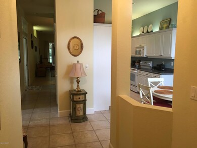 3007 Glin Foyer