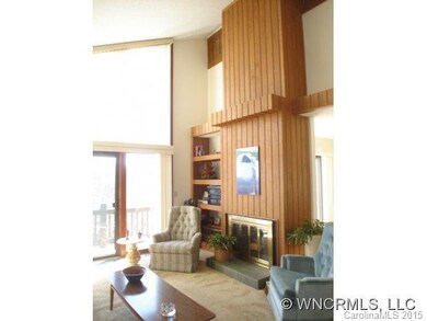 VIEWS & CATHEDRAL CEIL.