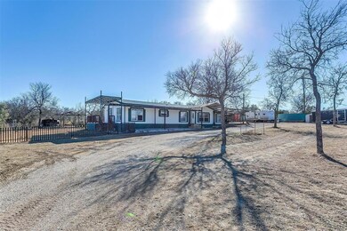 218 Summit Ridge Ct, Springtown, TX 76082 - photo 3