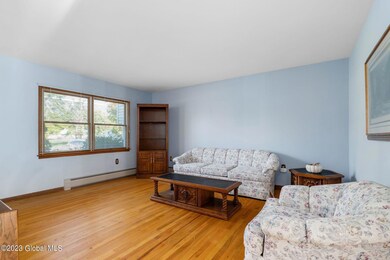 7-web-or-mls-132SpringRd_07