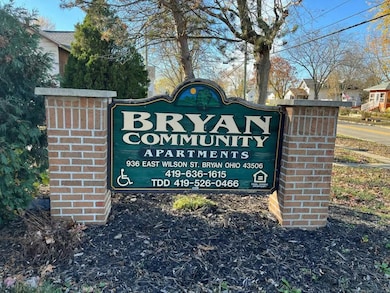 936 E Wilson St, Bryan, OH 43506 - photo 2