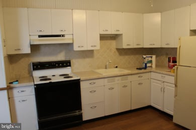 315 E Main St unit 1, New Holland, PA 17557 - photo 4