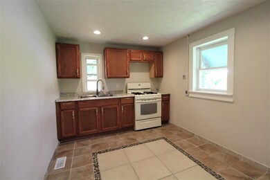 1323 E Murden St, Kokomo, IN 46901 - photo 3