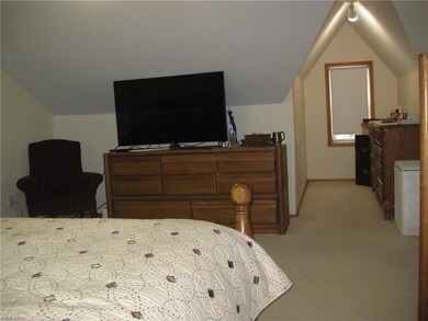 more room for dresser , treadmill or sitting area