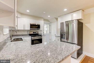 6502 Livingston Rd, Oxon Hill, MD 20745 - photo 4