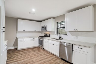 5426 De Lange Ln, Houston, TX 77092 - photo 4