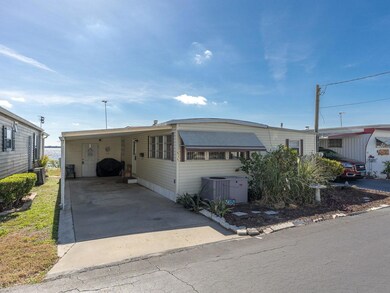 535 Sinclair Cir, Tavares, FL 32778 - photo 2