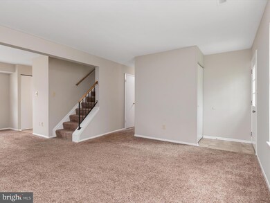 909 Truro Ln, Crofton, MD 21114 - photo 7