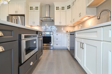 996 Maplewood Ave unit A, Portsmouth, NH 03801 - photo 5