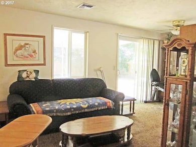 3339 Walton Ln, Eugene, OR 97408 - photo 6