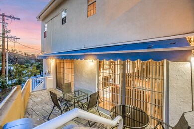 22401 Sentar Rd, Woodland Hills, CA 91364 - photo 4