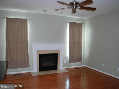 25501 Beresford Dr, Chantilly, VA 20152 - photo 6