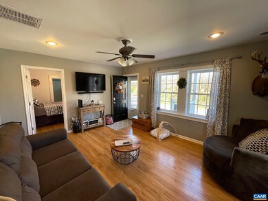 5869 Mccomb St, Crozet, VA 22932 - photo 4