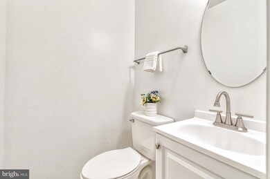 13805 Laura Ratcliff Ct, Centreville, VA 20121 - photo 6