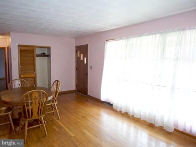11 Kenneth St, Harpers Ferry, WV 25425 - photo 2