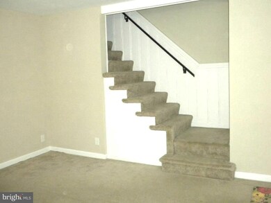 8670 Black Oak Rd, Parkville, MD 21234 - photo 4