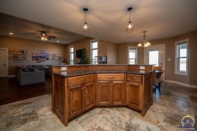 3334 SW 43rd St, Topeka, KS 66610 - photo 5