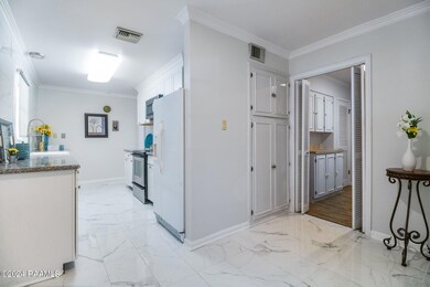 11-web-or-mls-501 Briargate Circle-7