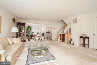 11915 Thurloe Dr, Lutherville Timonium, MD 21093 - photo 3