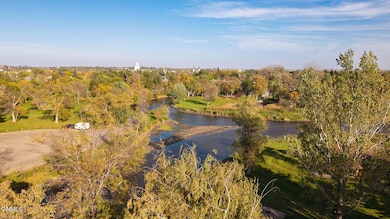 625 7th Ave SW, Jamestown, ND 58401 - photo 2