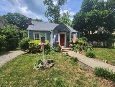 434 Armfield St, Statesville, NC 28677 - photo 3