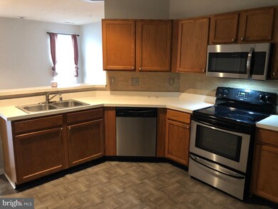 7113 Sandown Cir unit B1102, Windsor Mill, MD 21244 - photo 3