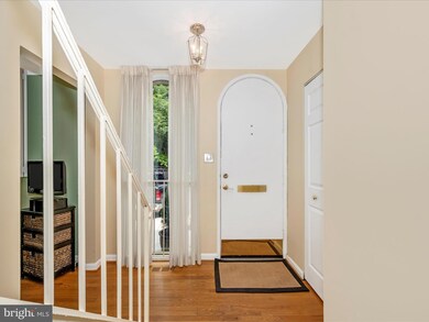 10881 Deborah Dr, Potomac, MD 20854 - photo 3