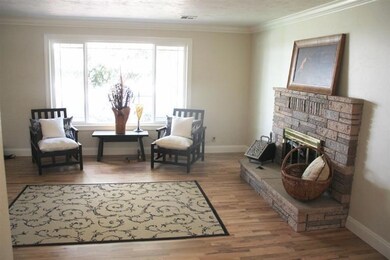 750 S 5th St, Central Point, OR 97502 - photo 5