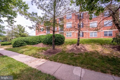 2406 Forest Edge Ct unit 303C, Odenton, MD 21113 - photo 3