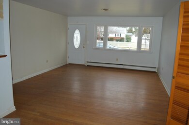 17833 Curtis Dr, Dumfries, VA 22026 - photo 5