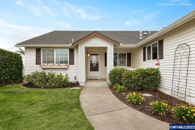 1098 S 7th St, Independence, OR 97351 - photo 3