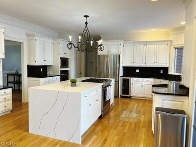 420 Bardmore Cir, Aurora, OH 44202 - photo 4