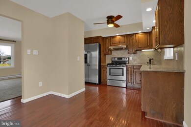 30 N 6th St, Womelsdorf, PA 19567 - photo 5