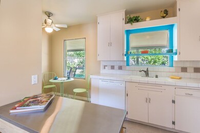 1624 W Earll-7
