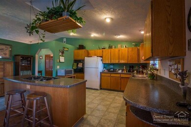 64764 Old Bend Redmond Hwy, Bend, OR 97701 - photo 6