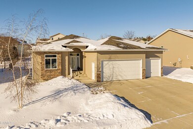 1208 Eagle Crest Loop, Bismarck, ND 58503 - photo 6