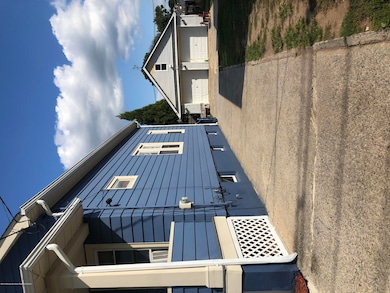 708 Raritan Ave, Perth Amboy, NJ 08861 - photo 3