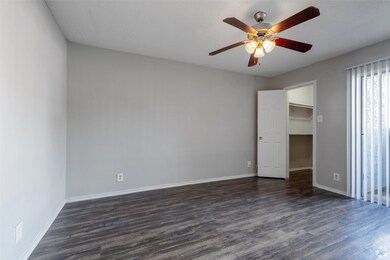 7610 Cameron Rd unit 2095, Austin, TX 78752 - photo 2