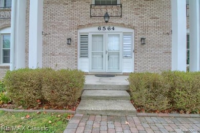 6564 Alderley Way, West Bloomfield, MI 48322 - photo 2