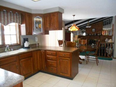 985 Thomas Fox Dr E, North Tonawanda, NY 14120 - photo 7