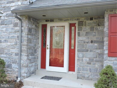 110 Susans Ln, Perkiomenville, PA 18074 - photo 5